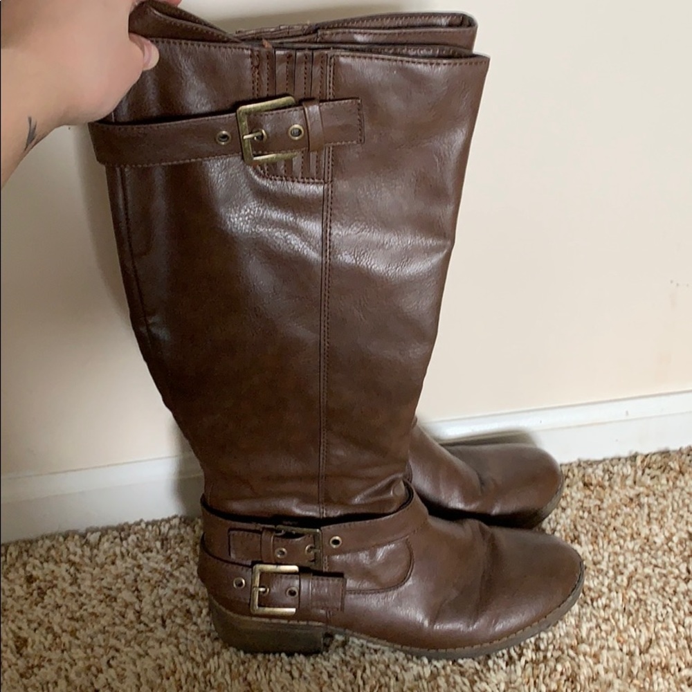 brown boots